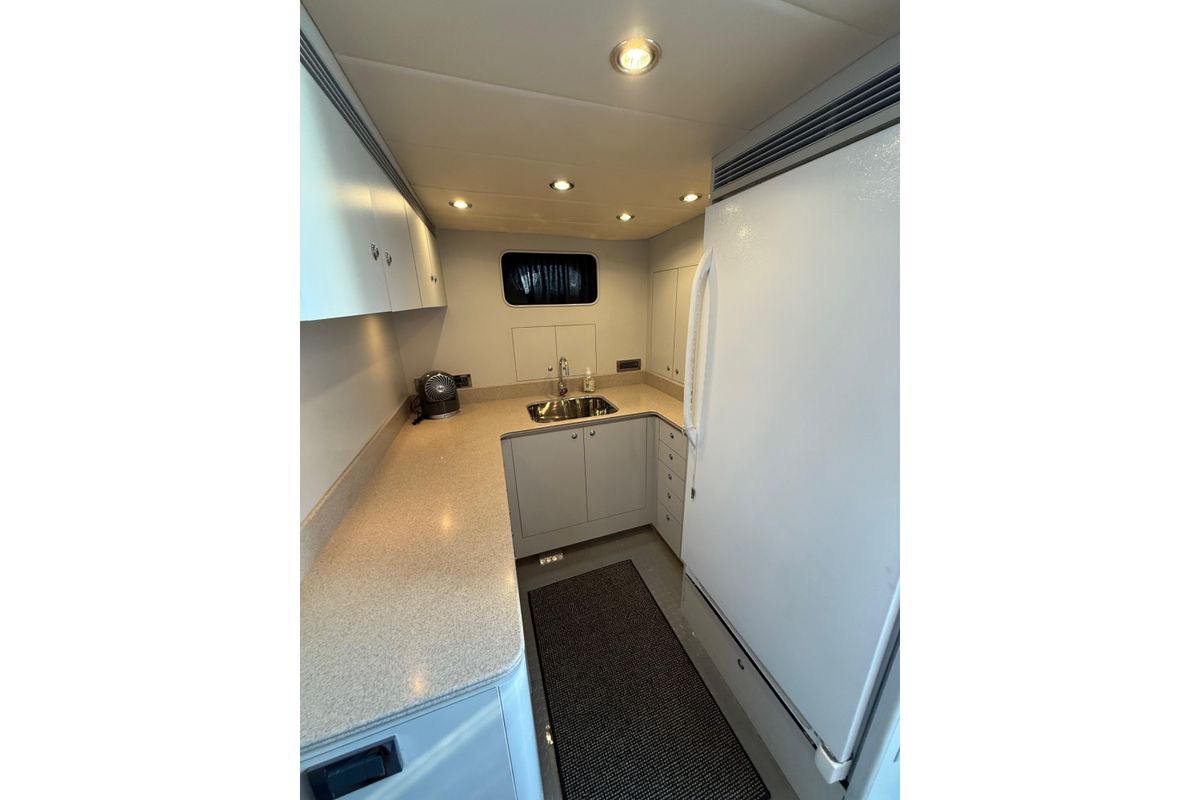 2009 Horizon 73 