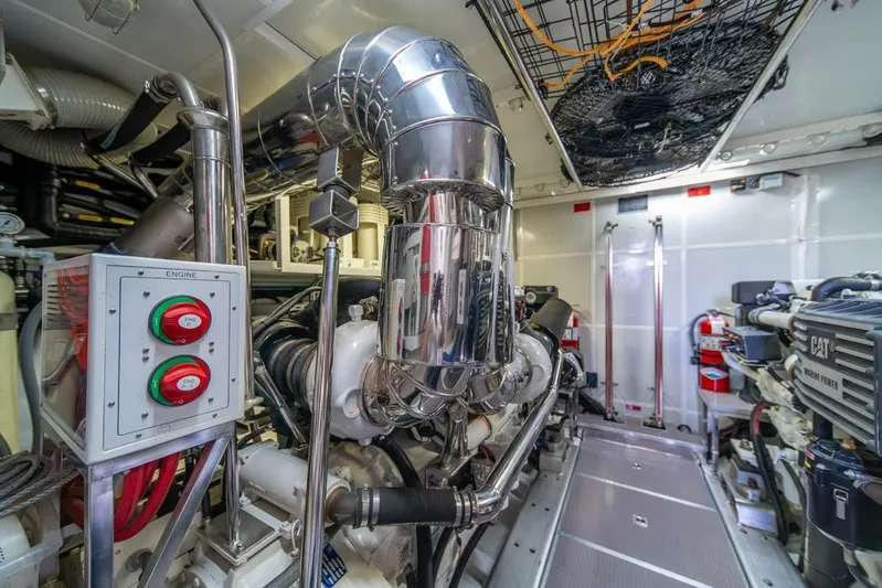 Wishlist Yacht Photos Pics Engine room of 2009 Horizon 73 yacht with CAT marine power systems.
