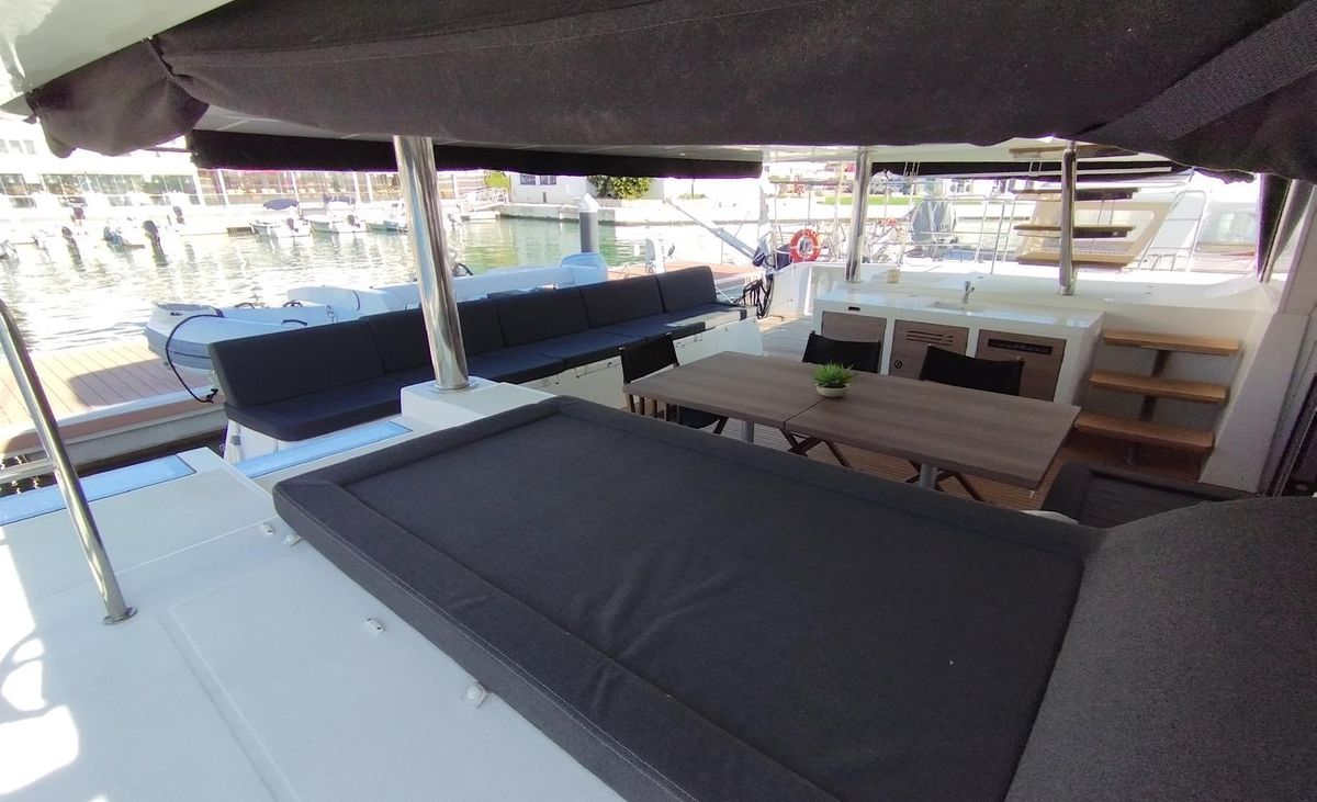 2012 Lagoon 64 