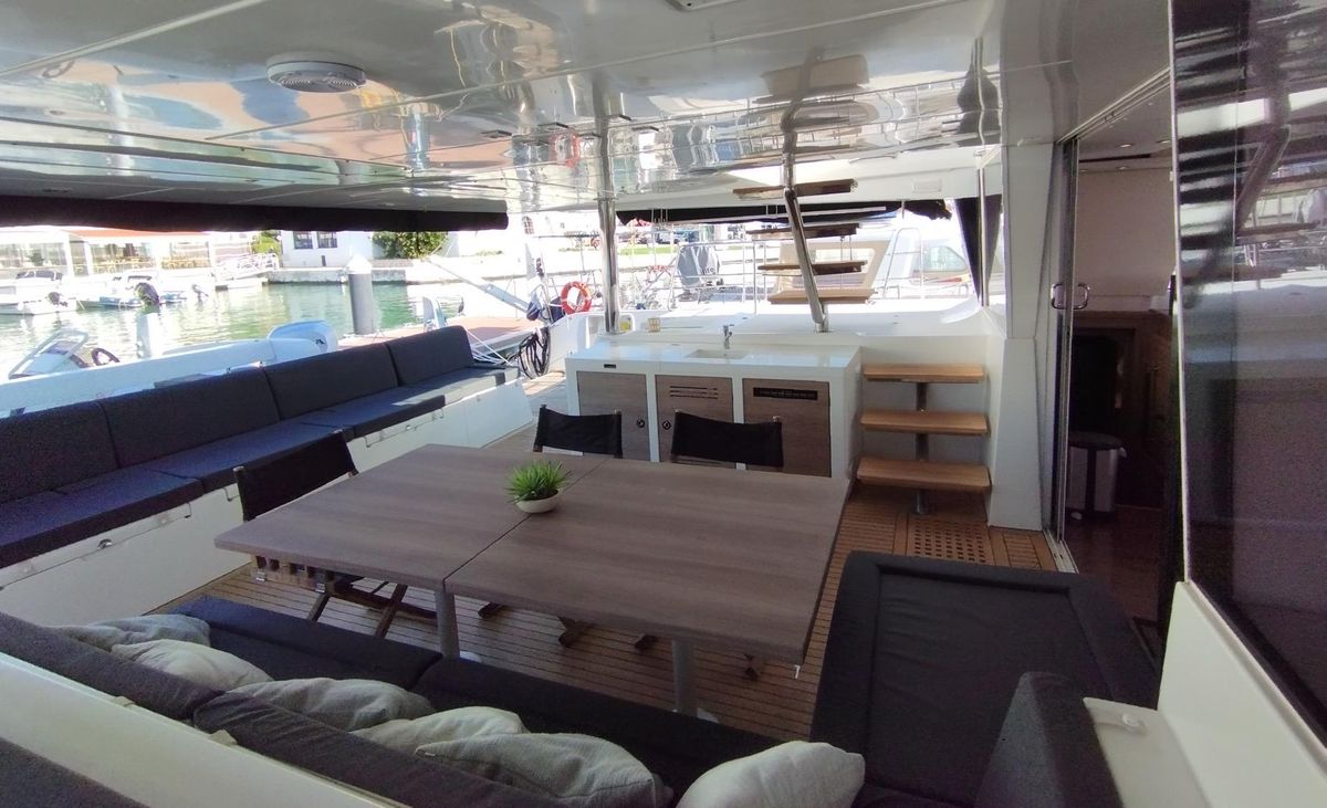 2012 Lagoon 64 