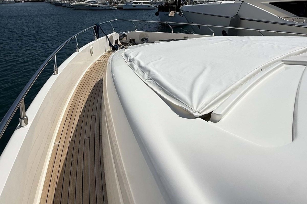 2013 Ferretti Yachts 71 