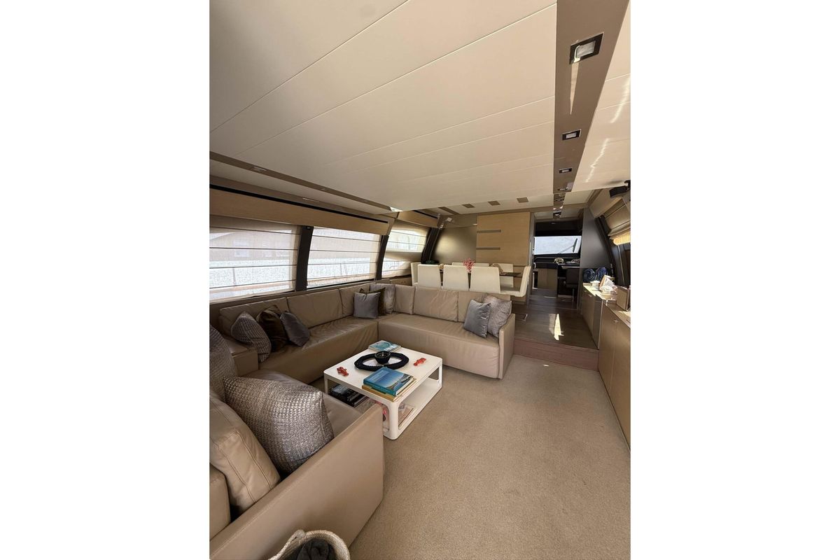 2013 Ferretti Yachts 71 