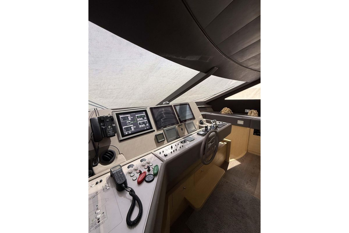 2013 Ferretti Yachts 71 