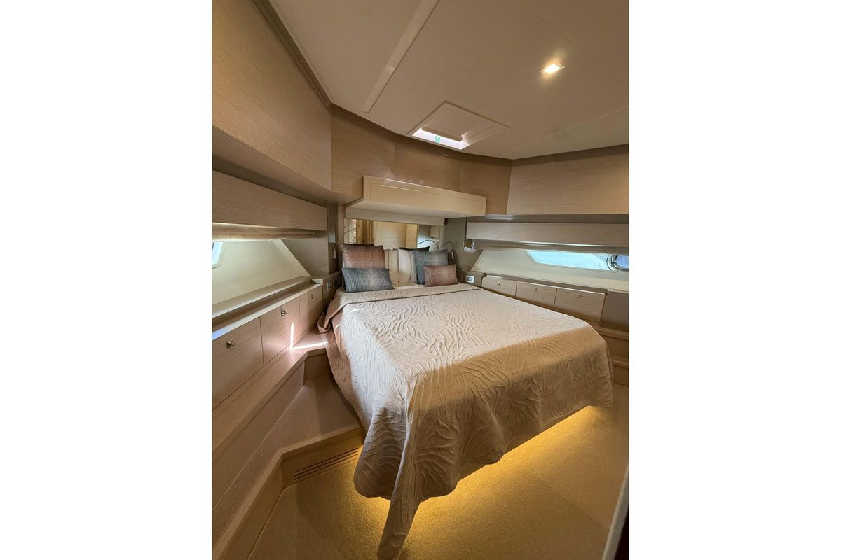 2013 Ferretti Yachts 71 