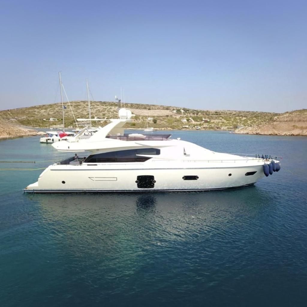 2013 Ferretti Yachts 71 