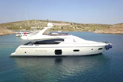 2013 Ferretti Yachts 720