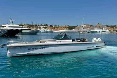 2020 Axopar 37 Sun Top - Multistorage