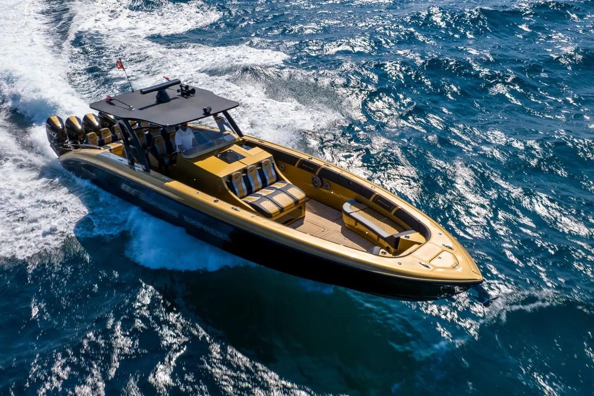 2023 Midnight Express 43 