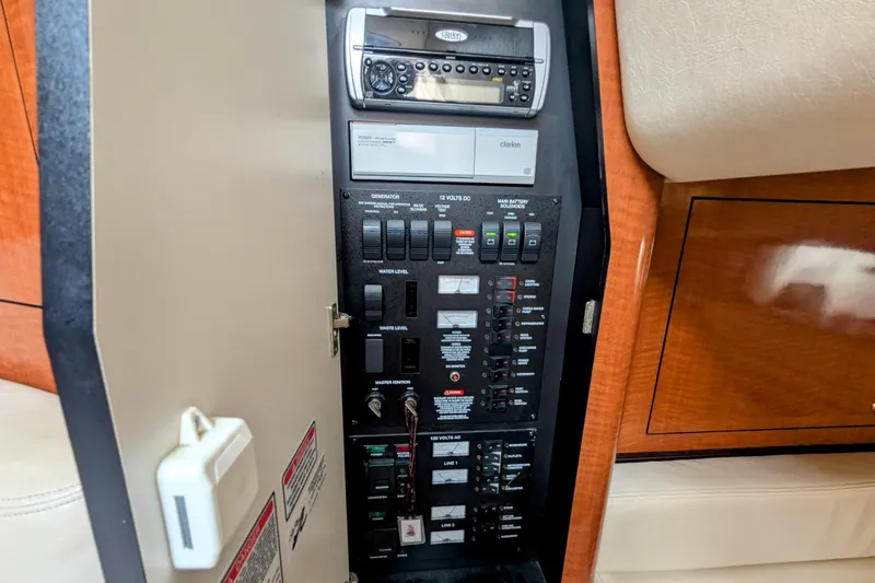  Yacht Photos Pics 2004 Sea Ray 340 Sundancer control panel with Clarion stereo system.