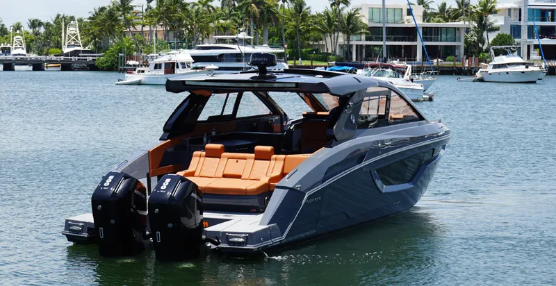 Lazy Blum Yacht Photos Pics Aft Lounge