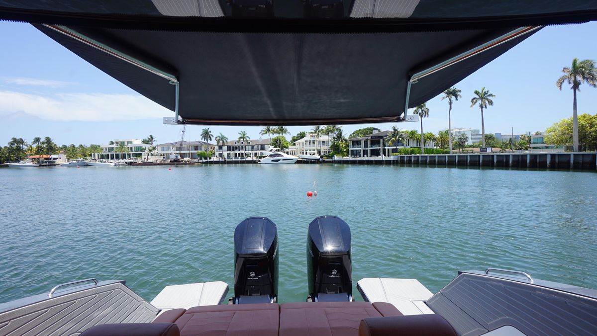2023 Cruisers Yachts 42 