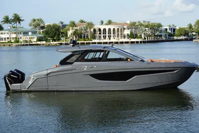 Cruisers Yachts 42 GLS OB