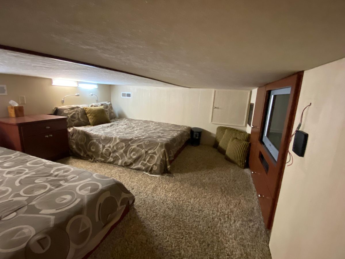 2005 Skipperliner 60 