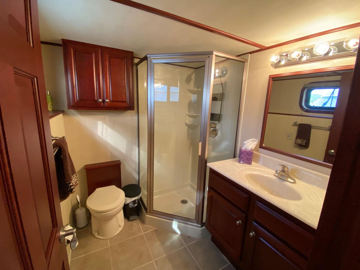 2005 Skipperliner 60 