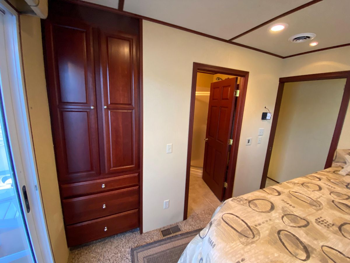 2005 Skipperliner 60 