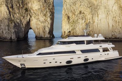 Yacht