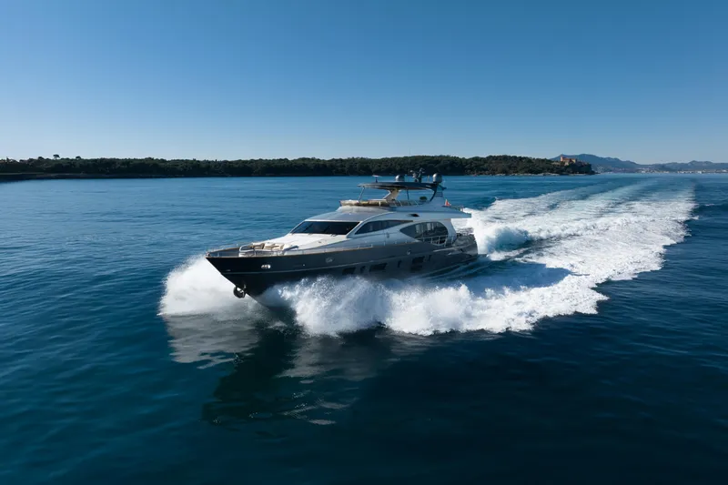 Mad Day Yacht Photos Pics Luxury Canados 888 Evolution yacht cruising on open water, 2018 model.