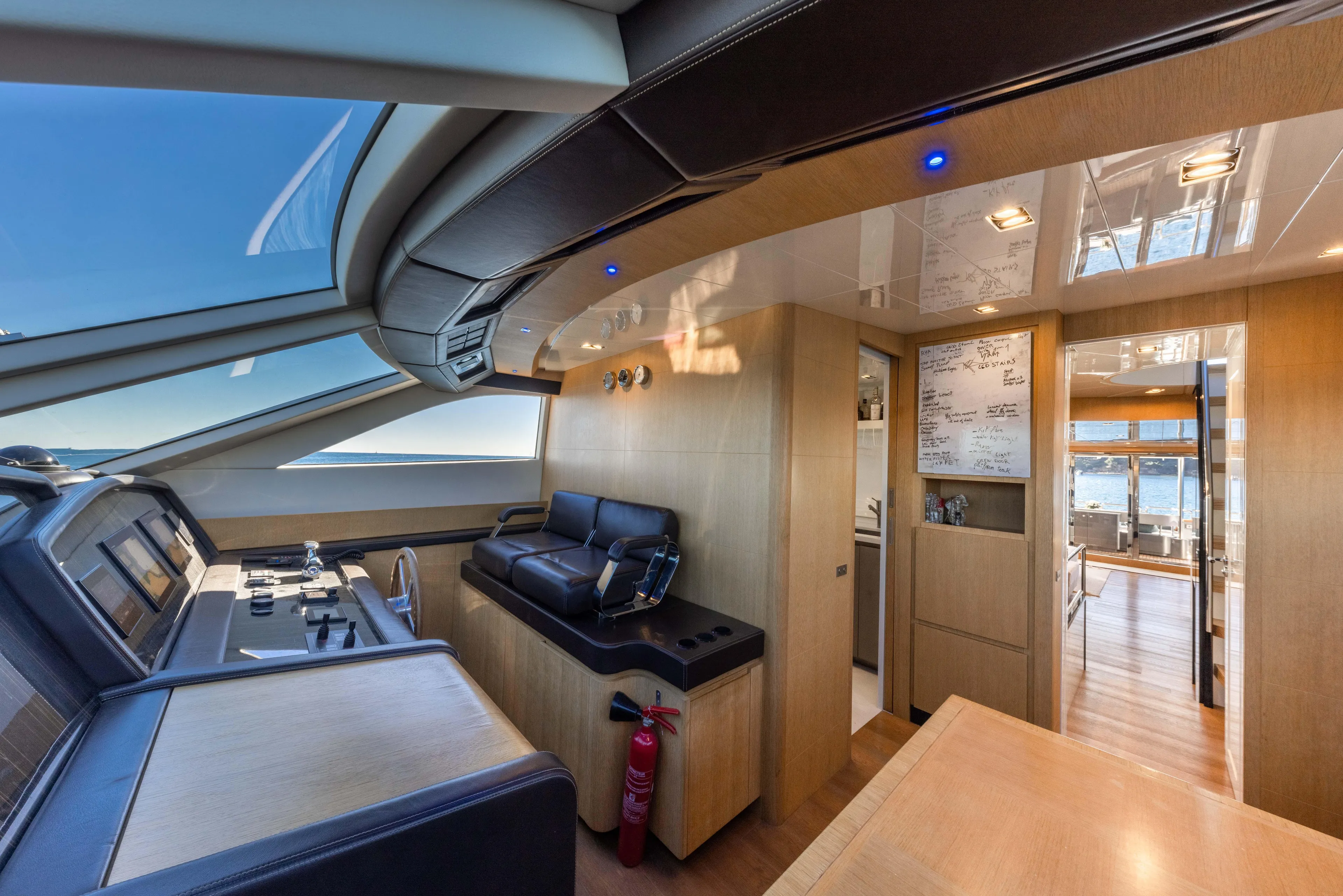 Mad Day Yacht Photos Pics MAD DAY - Wheelhouse & crew dinette