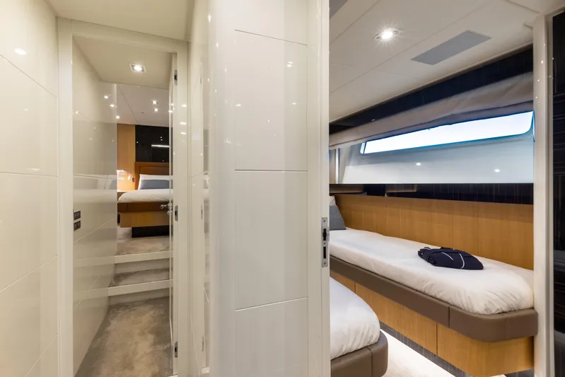 Mad Day Yacht Photos Pics MAD DAY - Guest corridor & twin cabin