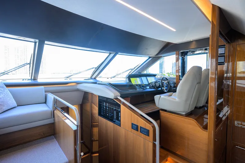 Escape Yacht Photos Pics 