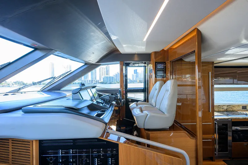 Escape Yacht Photos Pics 