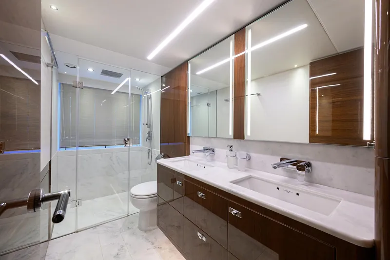 Escape Yacht Photos Pics 