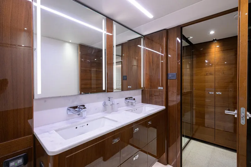 Escape Yacht Photos Pics 