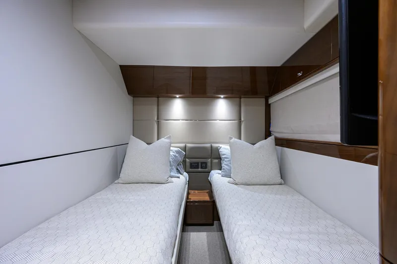 Escape Yacht Photos Pics 