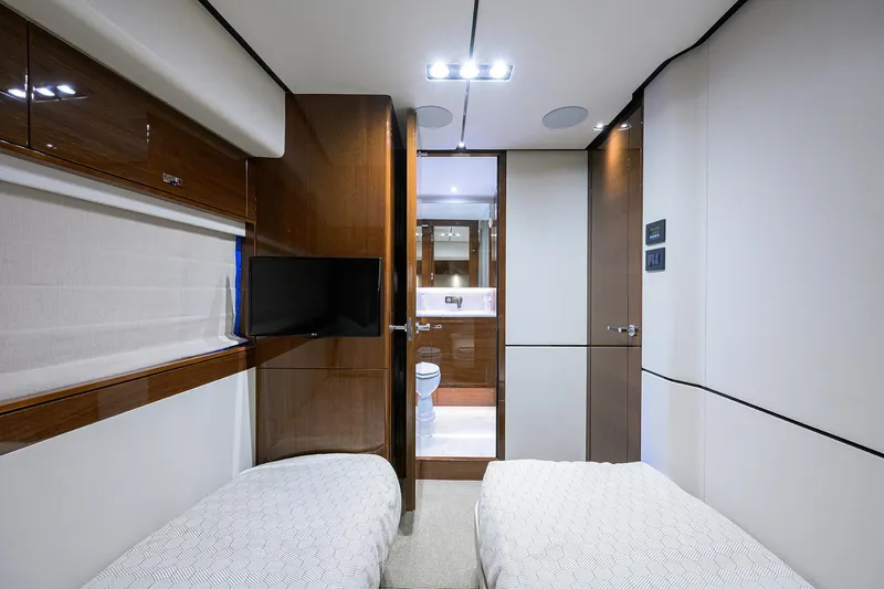 Escape Yacht Photos Pics 