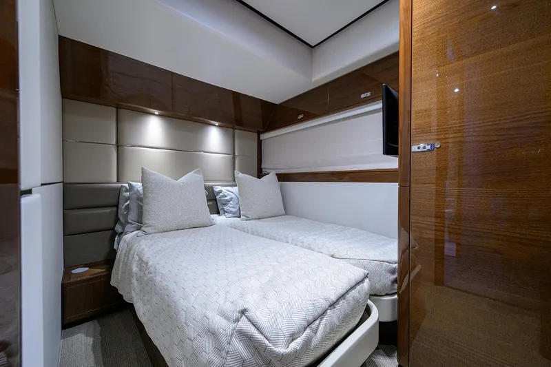 Escape Yacht Photos Pics 