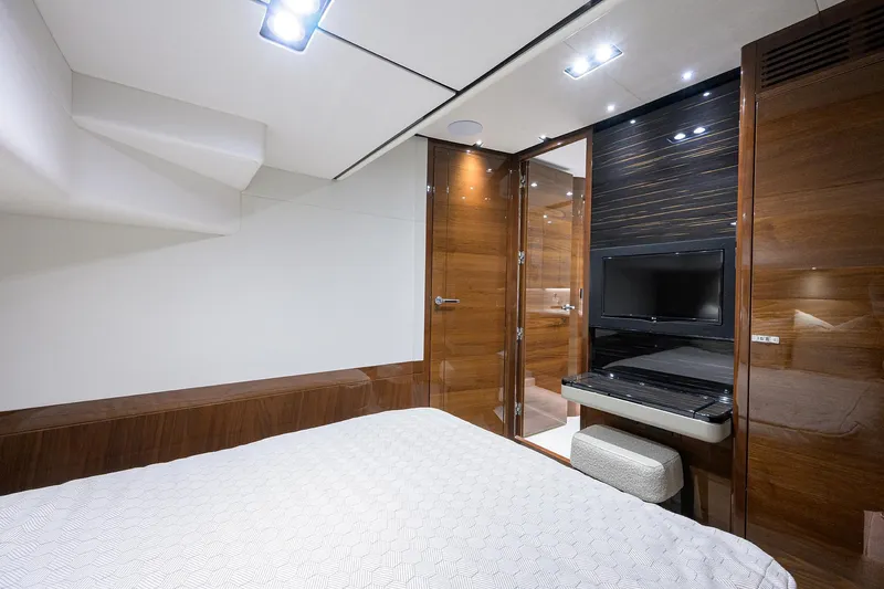 Escape Yacht Photos Pics 