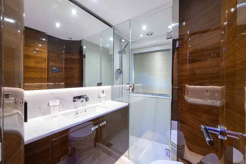 Escape Yacht Photos Pics 