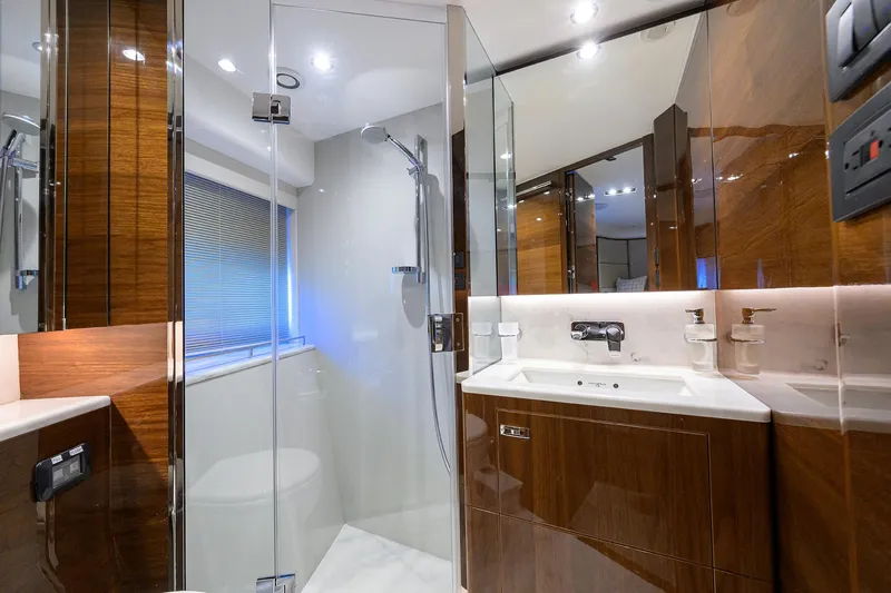 Escape Yacht Photos Pics 