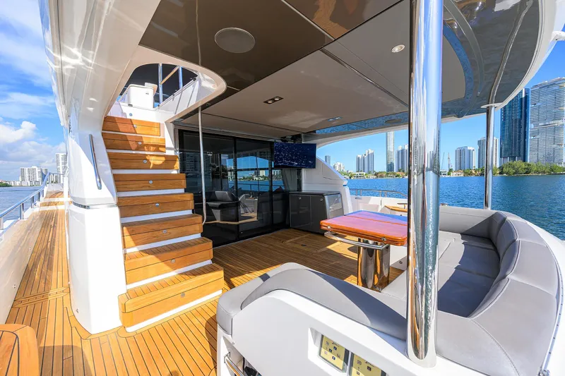 Escape Yacht Photos Pics 