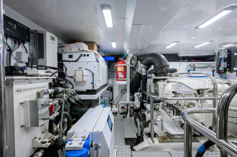 Escape Yacht Photos Pics 