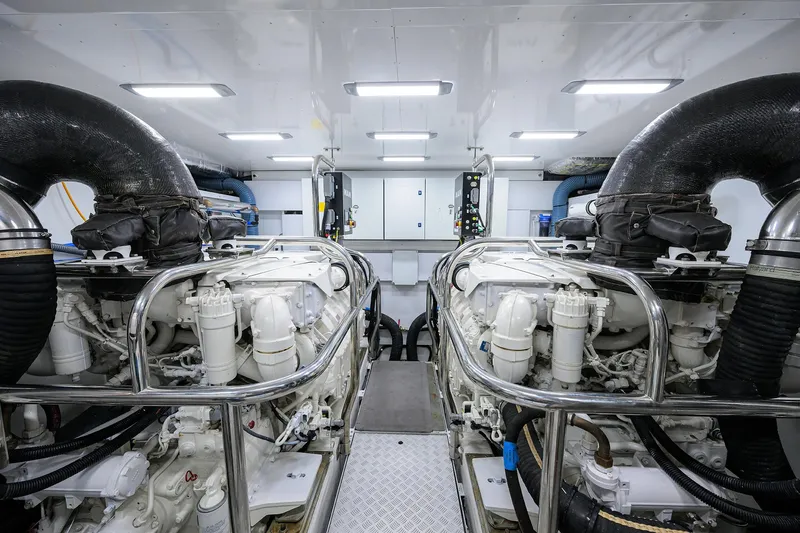 Escape Yacht Photos Pics 