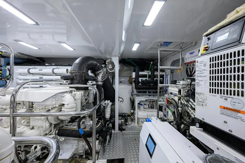 Escape Yacht Photos Pics 