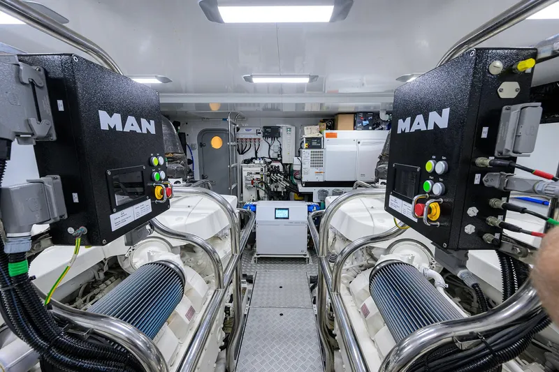 Escape Yacht Photos Pics 