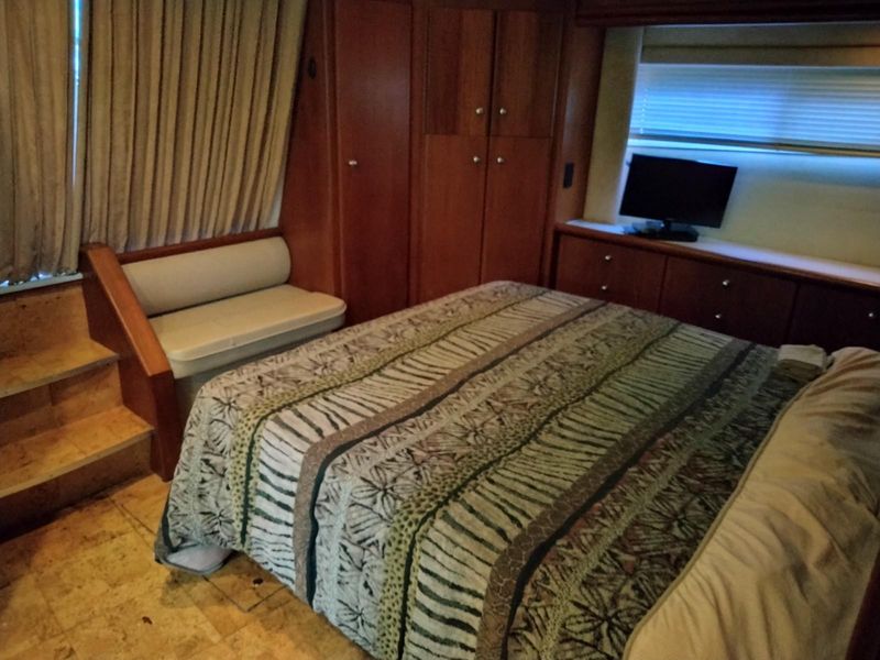 1997 Carver 500 Cockpit Motor Yacht