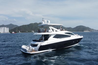 Yacht