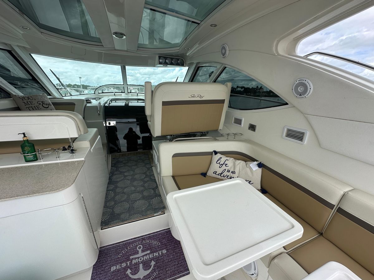 2010 Sea Ray 47 