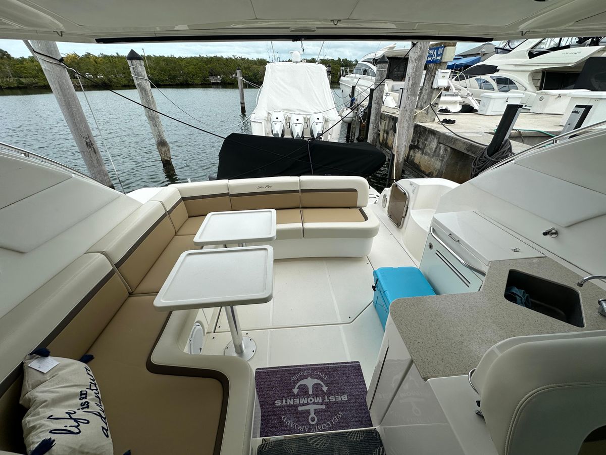 2010 Sea Ray 47 