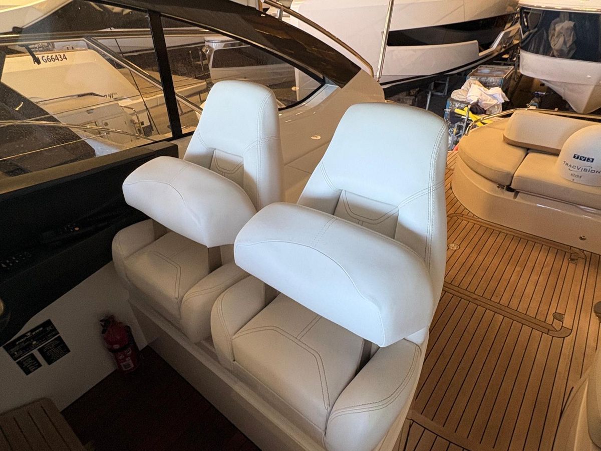 2015 Princess 42 