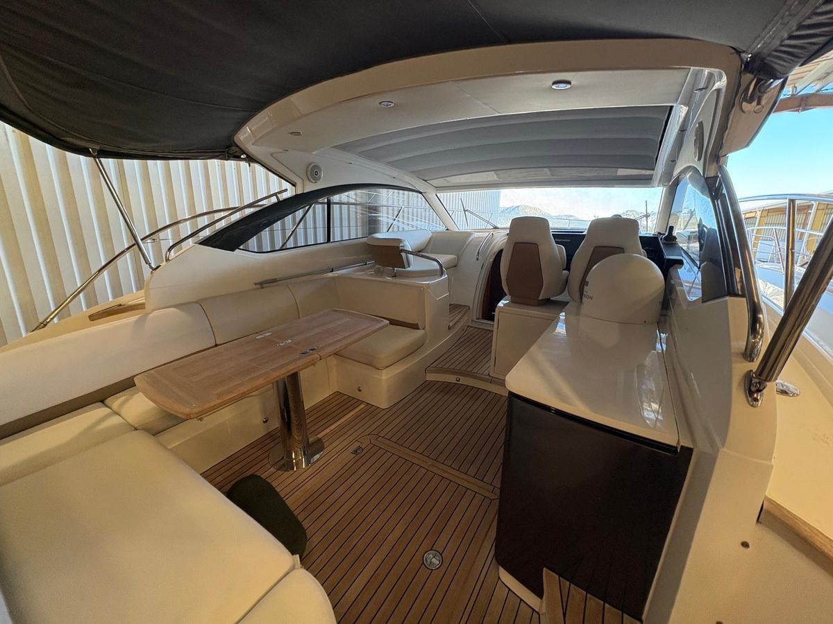 2015 Princess 42 