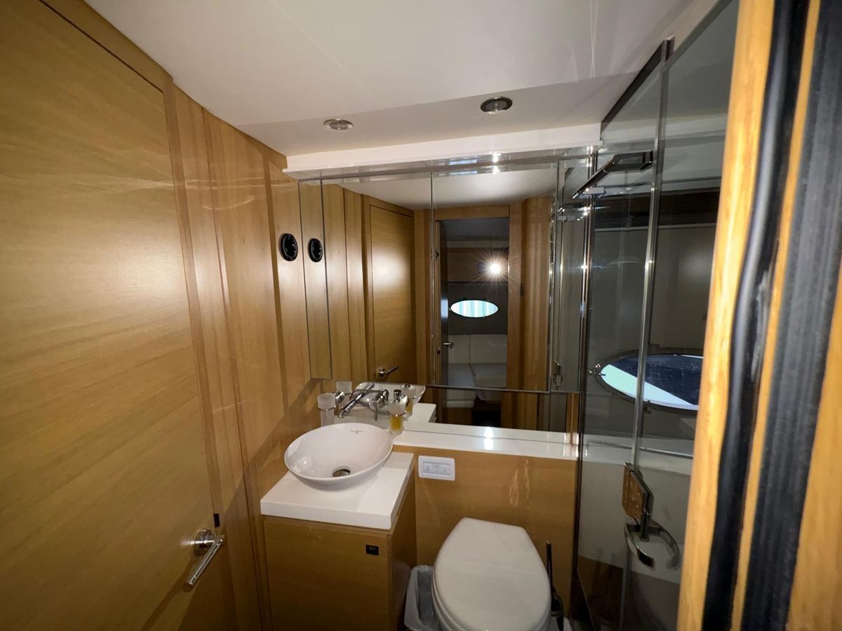 2015 Princess 42 