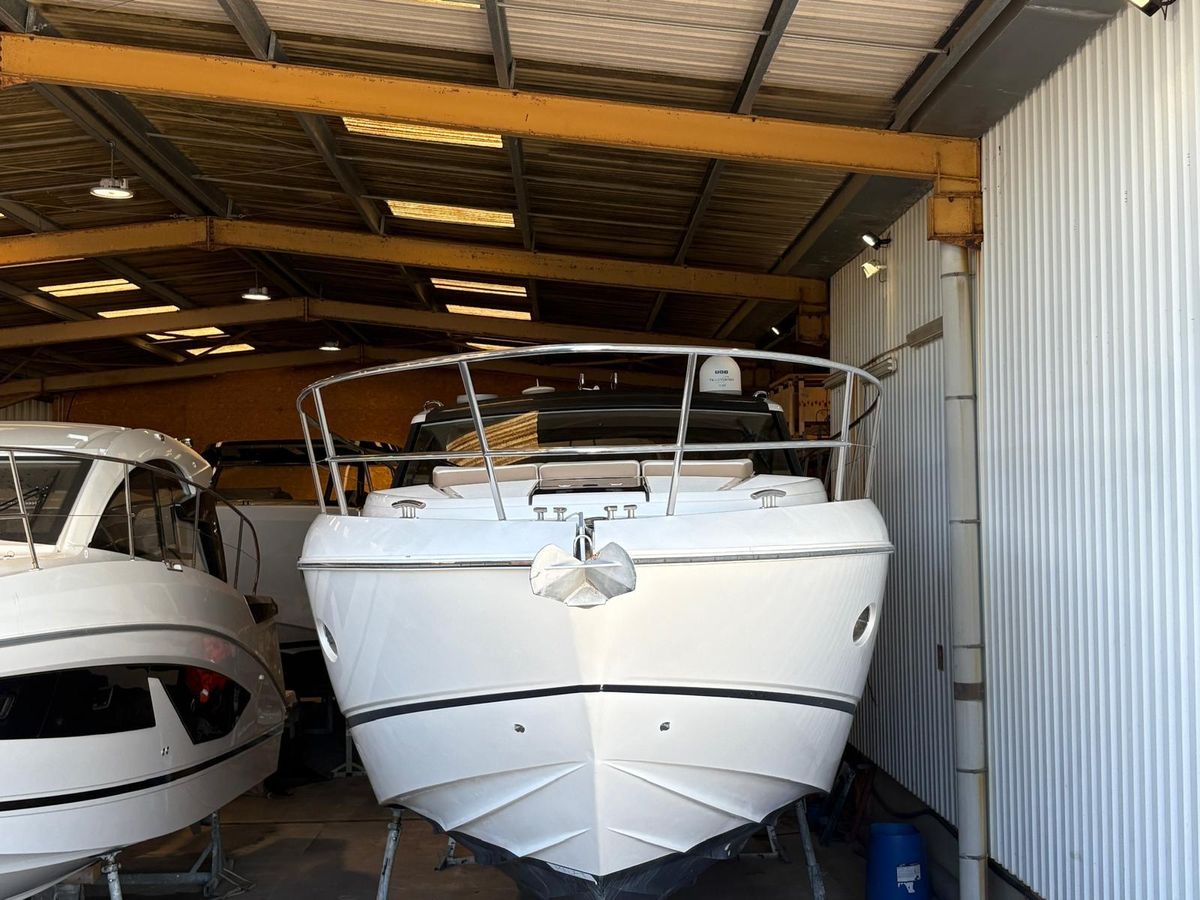 2015 Princess 42 