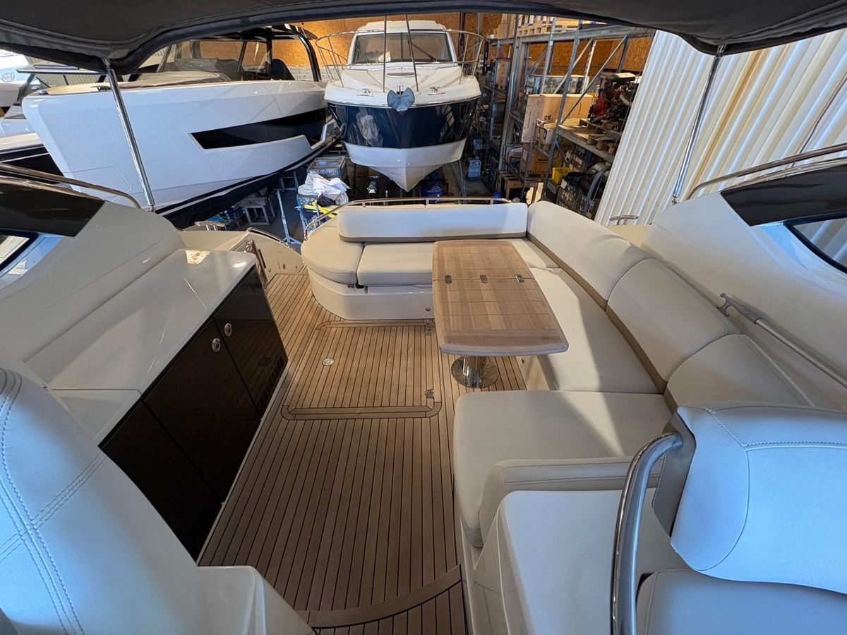 2015 Princess 42 