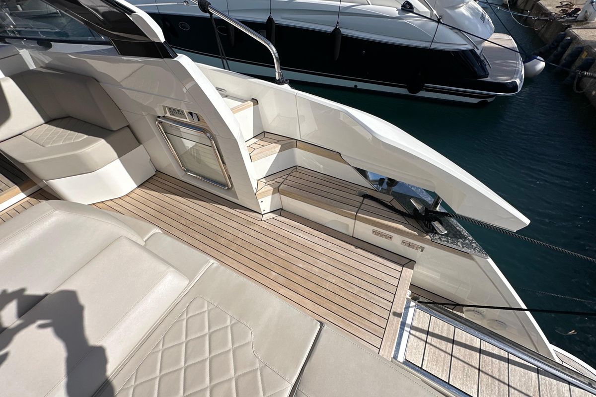 2020 Fairline 46 