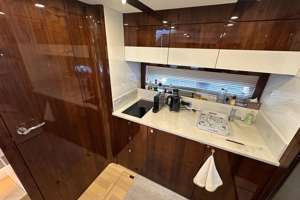 2020 Fairline 46 