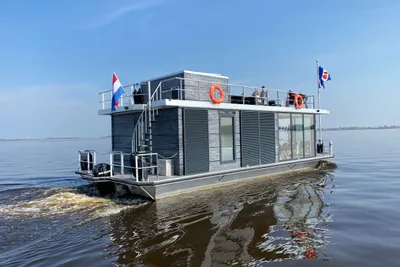 2020 VaarAppartement 'Black Pearl' Houseboat - Panoramahut